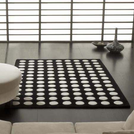 Tapis Design Pompons Noir et Blanc par Carving Tapis Design Pompons Noir et Blanc par Carving