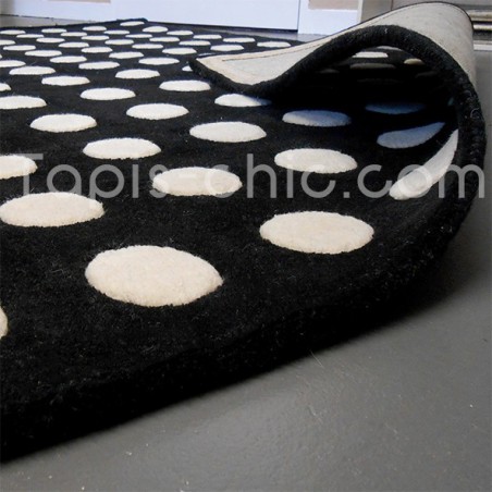 Tapis Design Pompons Noir et Blanc par Carving Tapis Design Pompons Noir et Blanc par Carving