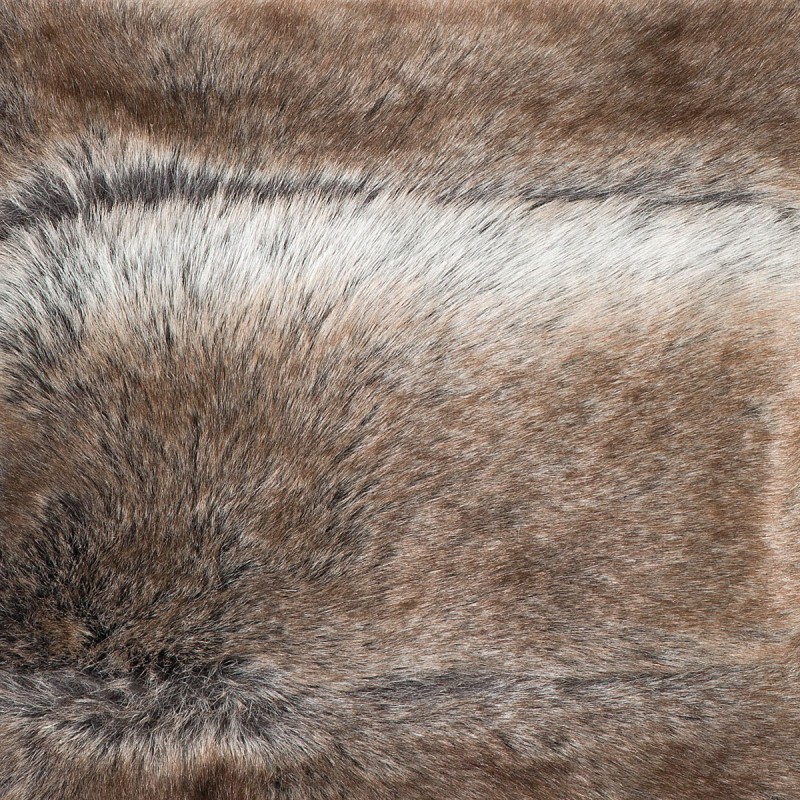 Coussin Feel en fausse fourrure par Ligne Pure