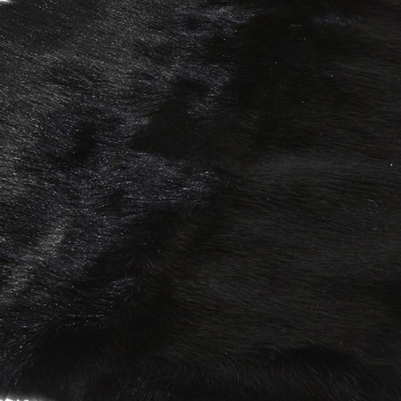 Tapis en peau de chèvre Djaly Noir par Home Spirit Tapis en peau de chèvre Djaly Noir par Home Spirit