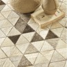 Tapis patchwork en cuir de vache Kin par Home Spirit Tapis patchwork en cuir de vache Kin par Home Spirit