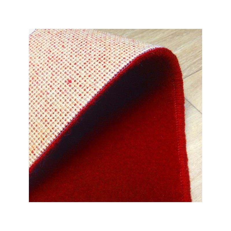 Tapis sur mesure en laine Rouge impérial gamme Velvet finition surjet