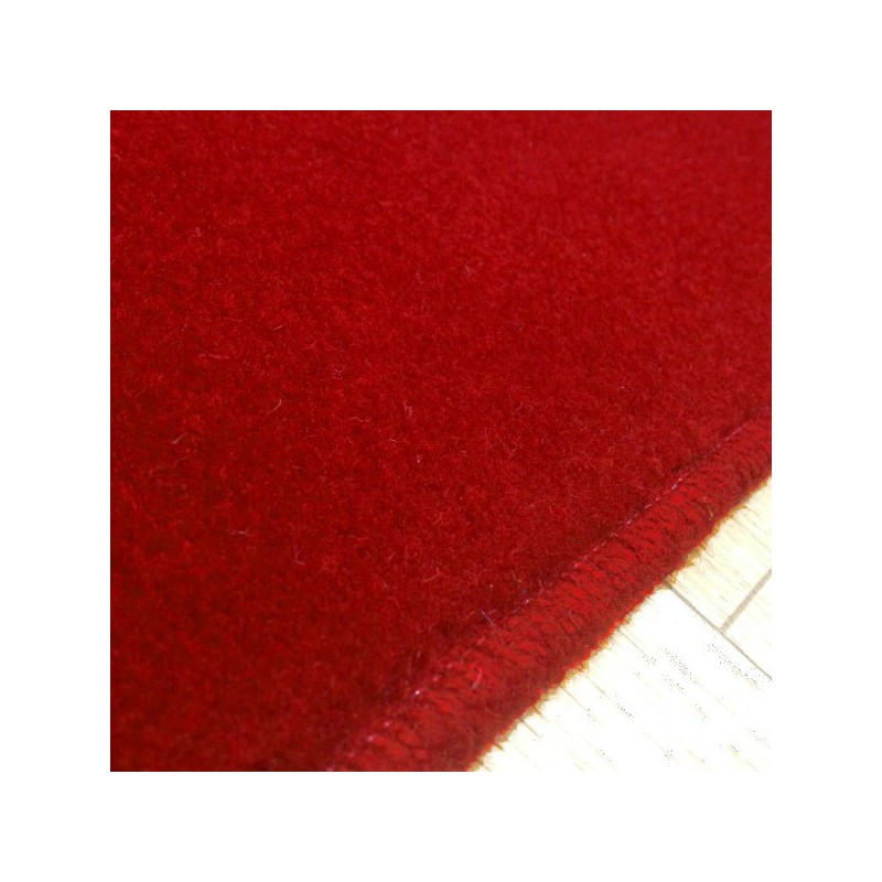 Tapis sur mesure en laine Rouge impérial gamme Velvet finition surjet