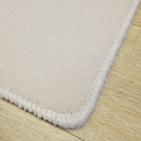 Tapis sur mesure en laine Ecru gamme Velvet finition surjet Tapis sur mesure en laine Ecru gamme Velvet finition surjet
