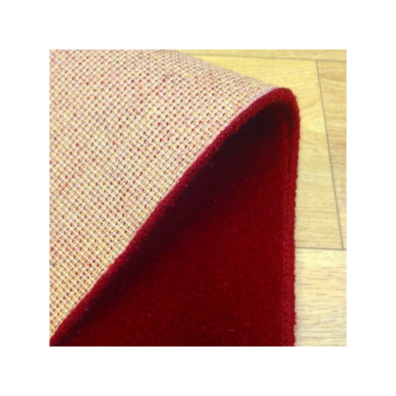 Tapis sur mesure en laine Framboise gamme Velvet finition surjet