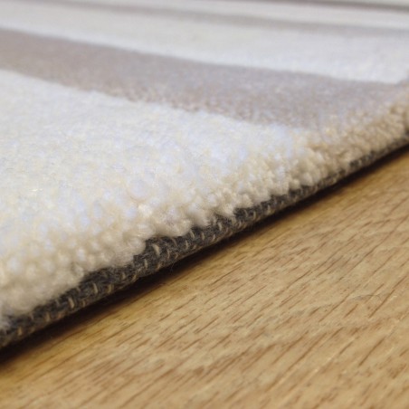 Tapis rayé beige et ivoire par Tapis Chic Collection Tapis rayé beige et ivoire par Tapis Chic Collection