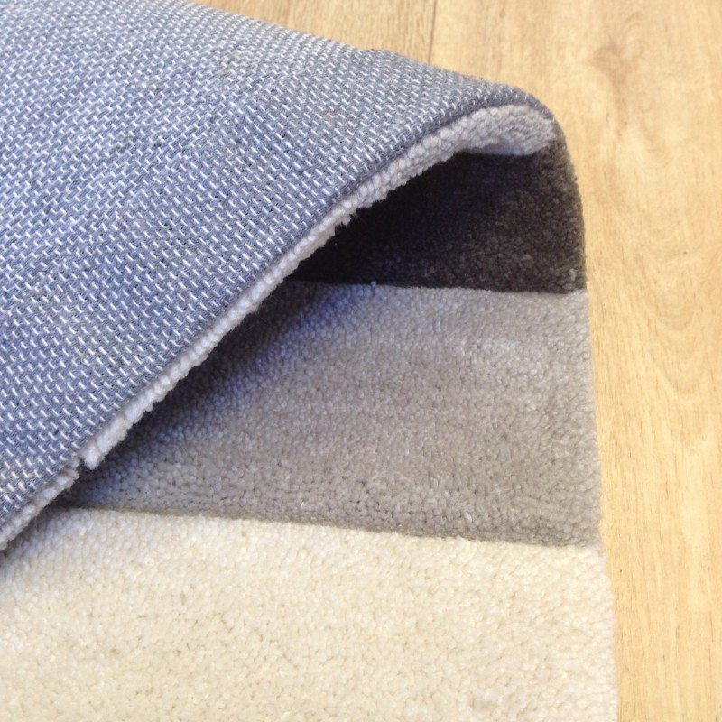 Tapis rayé gris et écru par Tapis Chic Collection