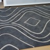 Tapis design vague avec du relief gris foncé et fines vagues en gris clair Tapis design vague avec du relief gris foncé et fines vagues en gris clair