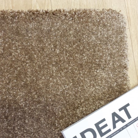 Tapis de salon beige sur-mesure par Tapis Chic Collection Tapis de salon beige sur-mesure par Tapis Chic Collection
