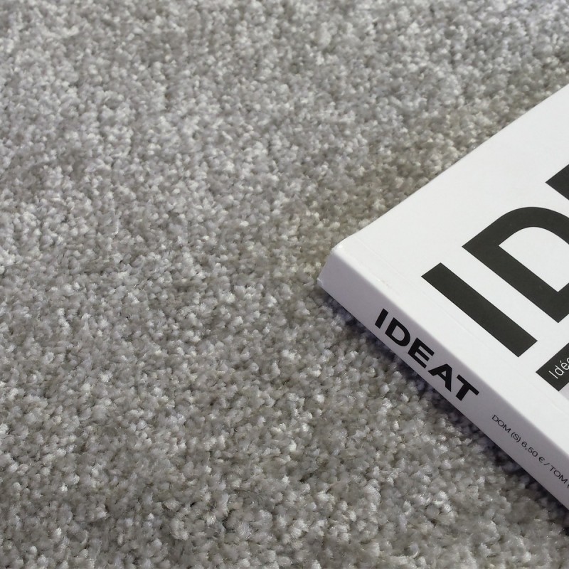 Tapis rond sur-mesure gris clair par Tapis Chic Collection