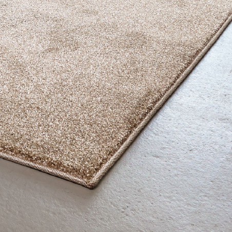 Tapis uni beige rectangulaire par Tapis Chic Collection Tapis uni beige rectangulaire par Tapis Chic Collection