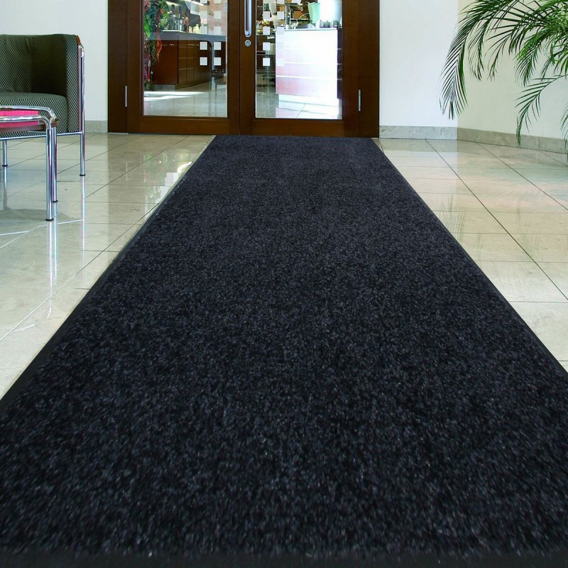 Paillasson noir uni lavable en machine par Tapis Chic Collection
