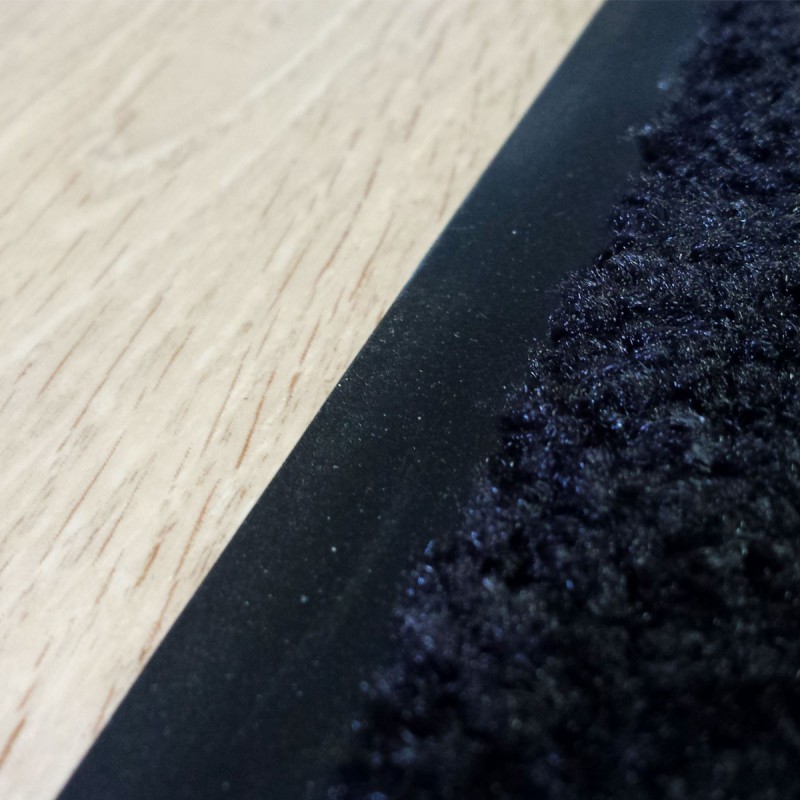 Paillasson noir uni lavable en machine par Tapis Chic Collection