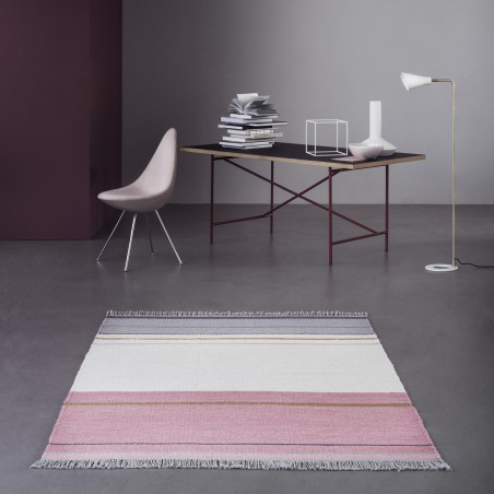 Tapis tissé main Metallum Powder par Linie Design Tapis tissé main Metallum Powder par Linie Design