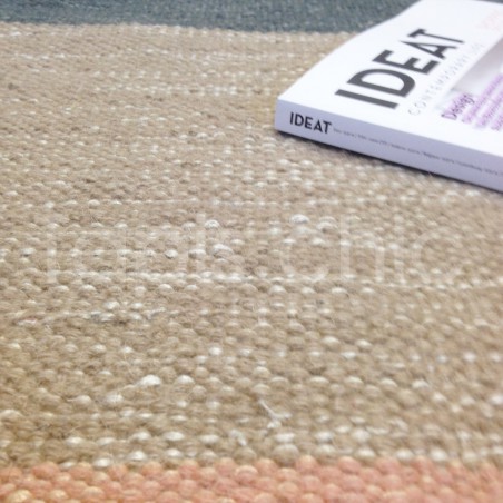 Tapis contemporain Boa Powder par Linie Design Tapis contemporain Boa Powder par Linie Design