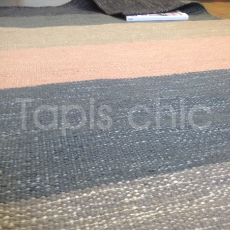 Tapis contemporain Boa Powder par Linie Design Tapis contemporain Boa Powder par Linie Design