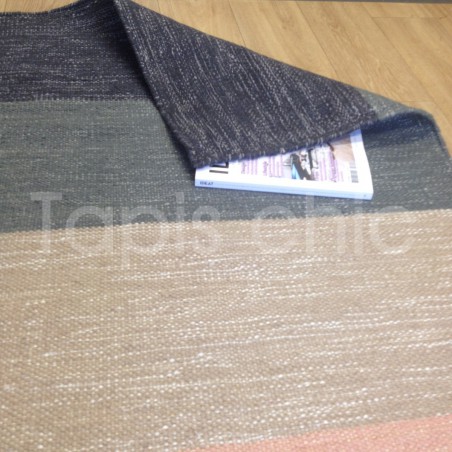 Tapis contemporain Boa Powder par Linie Design Tapis contemporain Boa Powder par Linie Design