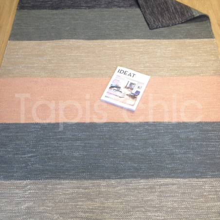 Tapis contemporain Boa Powder par Linie Design Tapis contemporain Boa Powder par Linie Design