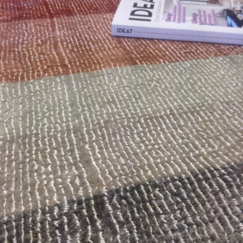 Tapis haut de gamme rouge orangé Combination par Linie Design