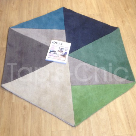 Tapis hexagonal Sato Petrol par Linie Design Tapis hexagonal Sato Petrol par Linie Design