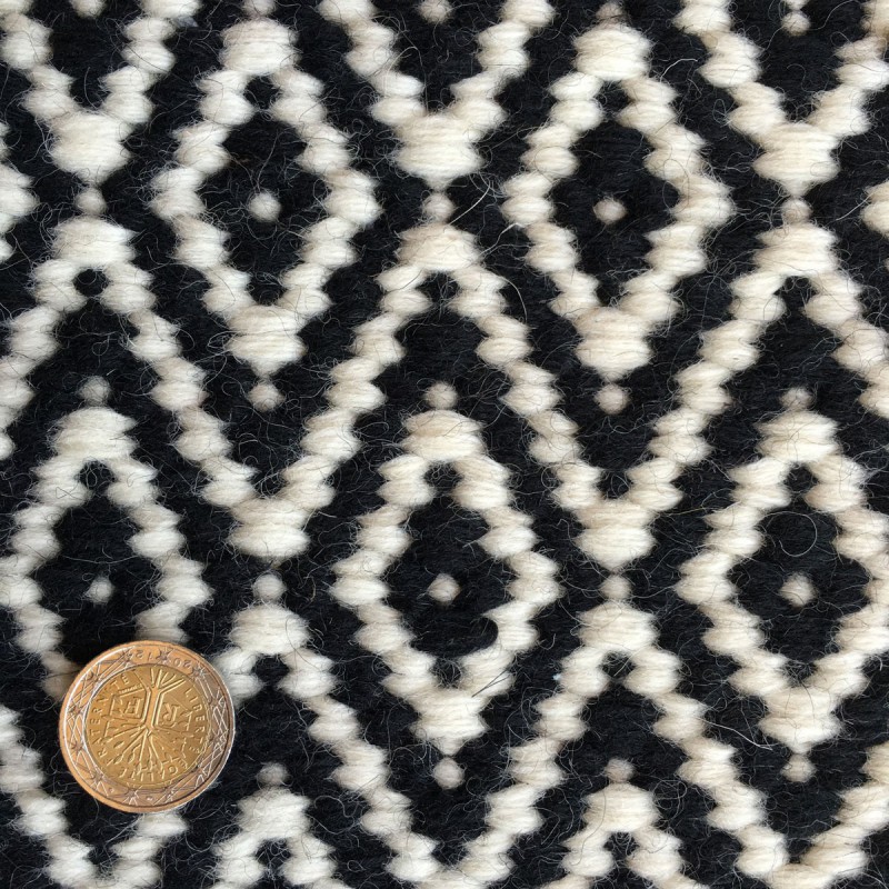 Tapis en laine Mic Mac noir et blanc par Angelo