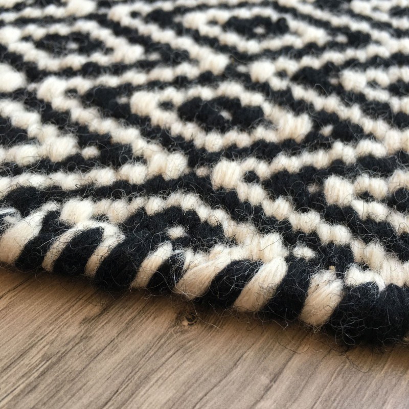 Tapis en laine Mic Mac noir et blanc par Angelo