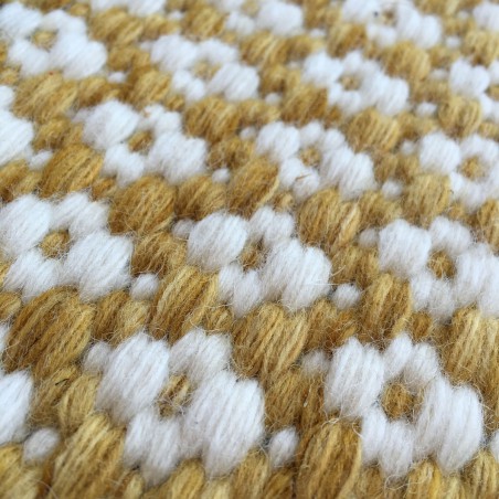 Tapis en laine Mic Mac moutarde par Angelo Tapis en laine Mic Mac moutarde par Angelo
