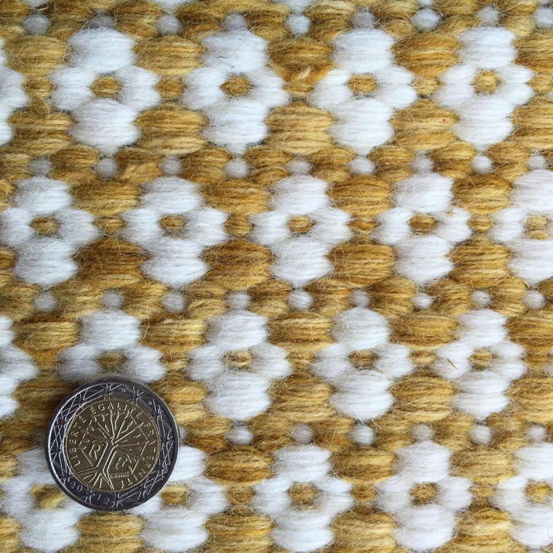 Tapis en laine Mic Mac moutarde par Angelo