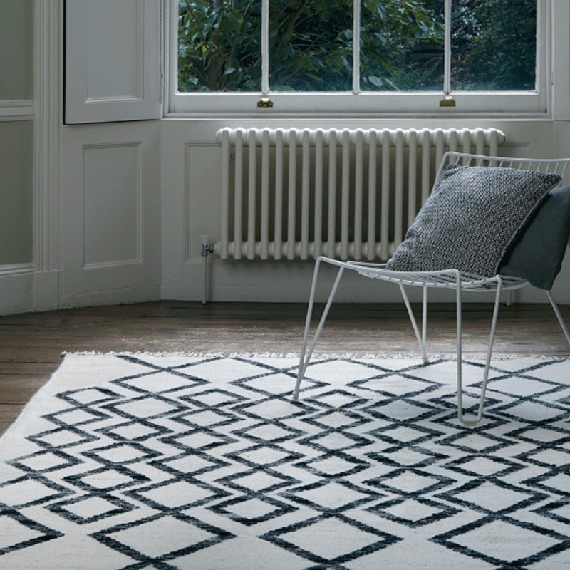Tapis de salon Géométrique Skagen Diamond Noir par Joseph Lebon