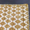 Tapis en laine Mic Mac moutarde par Angelo Tapis en laine Mic Mac moutarde par Angelo
