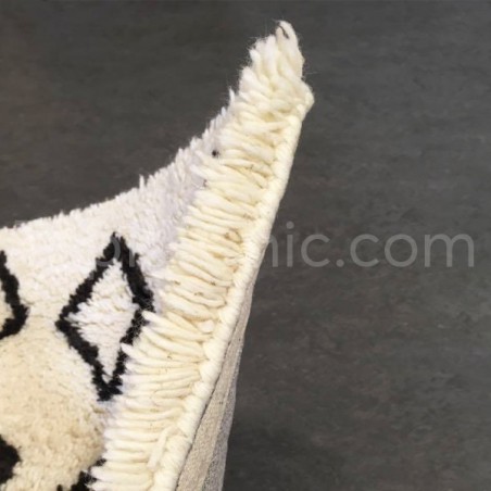Tapis en laine tissé main Nile Ivoire motifs berbères par Flair Rugs Tapis en laine tissé main Nile Ivoire motifs berbères par Flair Rugs