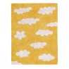 Tapis en coton lavable en machine Clouds Moutarde par Lorena Canals