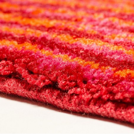 Tapis de salle de bain Mauritius Lignes Rouge par Tapis Chic Collection Tapis de salle de bain Mauritius Lignes Rouge par Tapis Chic Collection