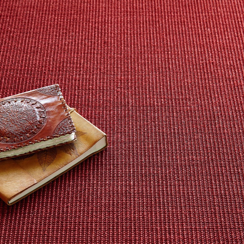 Tapis sur-mesure en sisal gansé rouge
