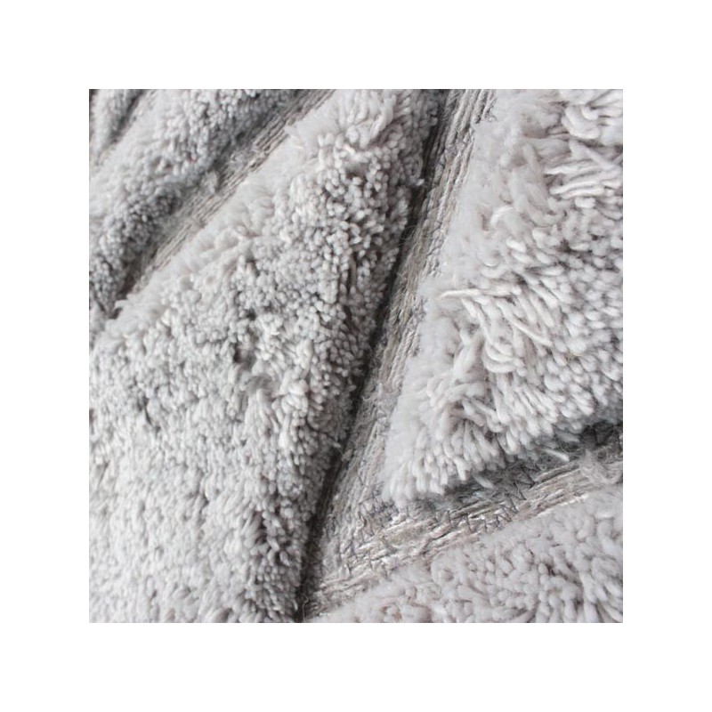 Tapis design Vilgrid motifs scandinaves Gris par Luxmi