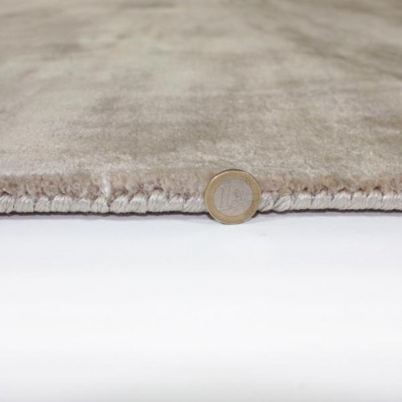 Tapis design en viscose Cairo Champagne par Luxmi Tapis design en viscose Cairo Champagne par Luxmi
