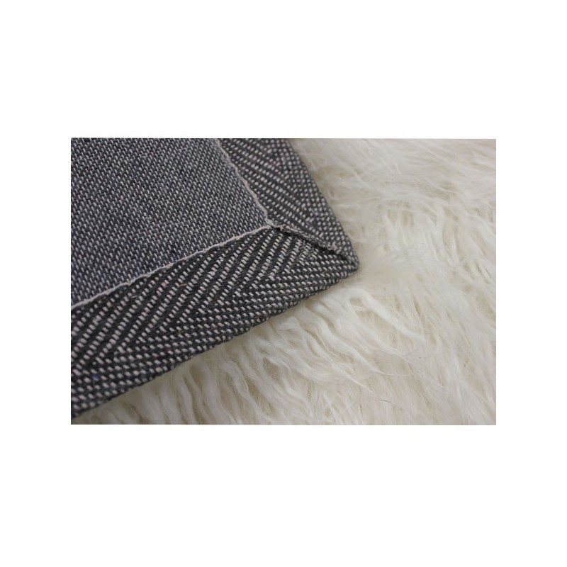 Tapis contemporain BAATOR fausse fourrure chèvre mongole