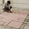 Tapis design en laine Nordic Lines Rose poudré par Lorena Canals Tapis design en laine Nordic Lines Rose poudré par Lorena Canals