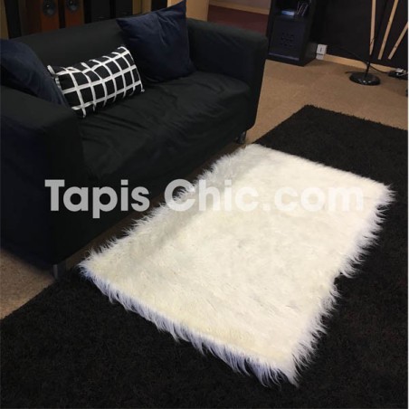 Tapis contemporain BAATOR fausse fourrure chèvre mongole par Tapis Chic collection Tapis contemporain BAATOR fausse fourrure chèvre mongole par Tapis Chic collection