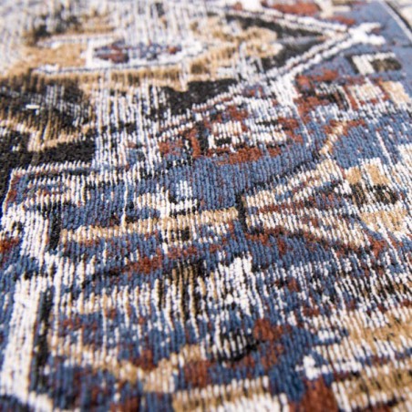 Tapis de salon new vintage Antiquarian Heriz bleu marine par Louis De Poortere Tapis de salon new vintage Antiquarian Heriz bleu marine par Louis De Poortere