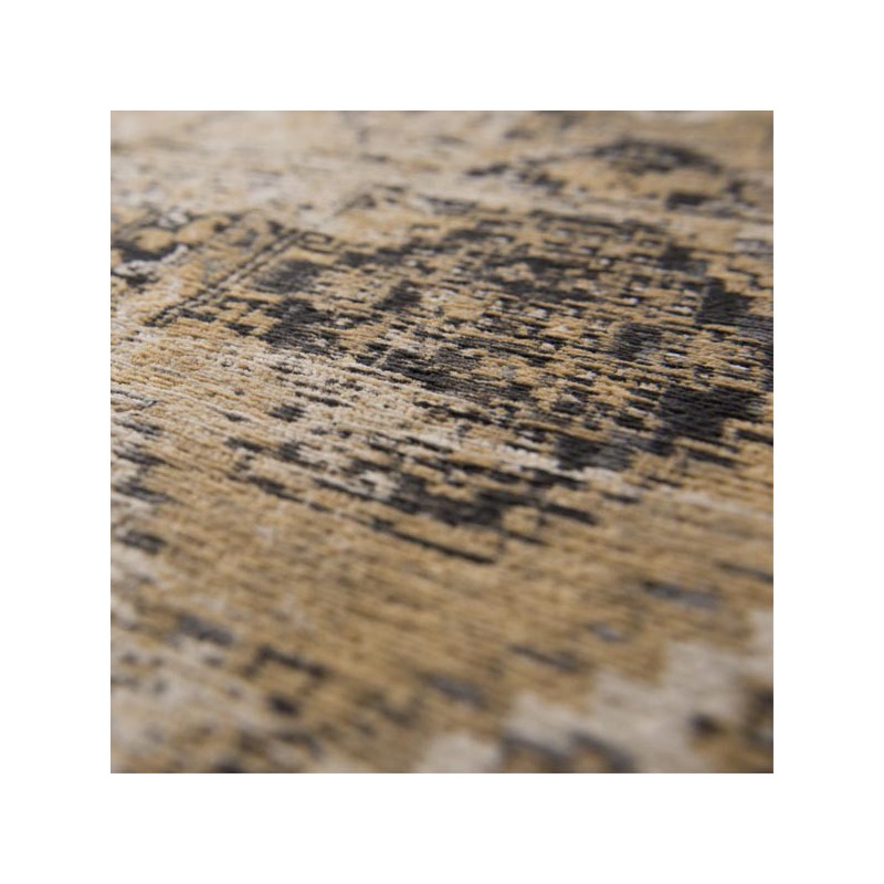 Tapis de chambre new vintage Antiquarian Hads old gold par Louis De Poortere