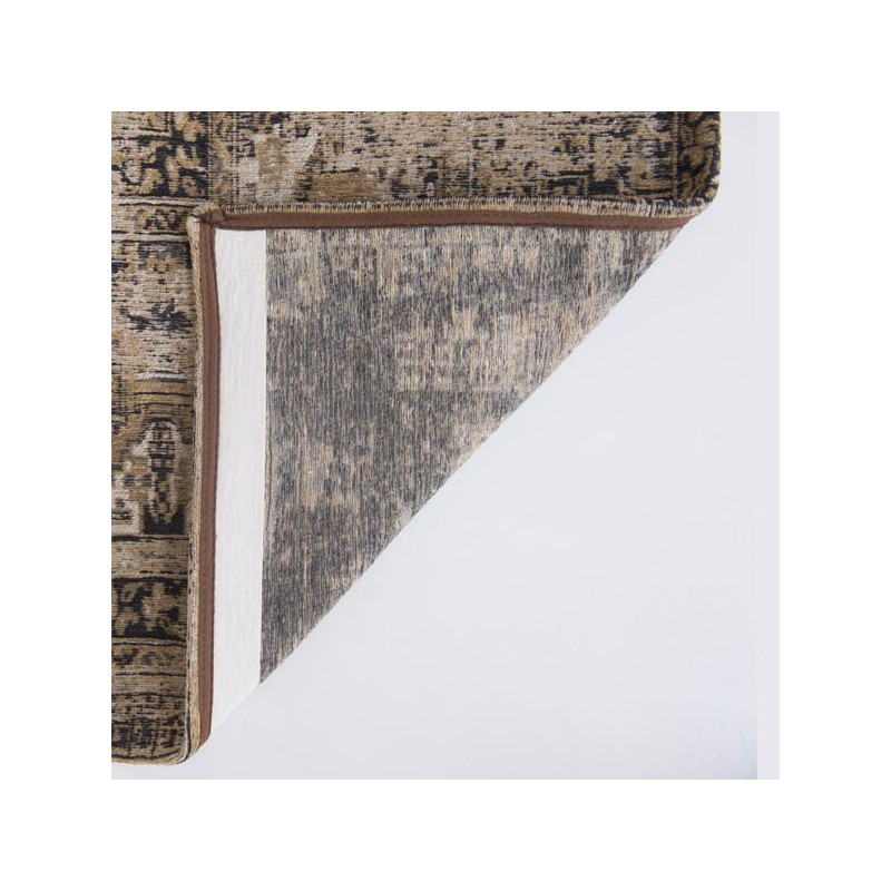 Tapis de chambre new vintage Antiquarian Hads old gold par Louis De Poortere