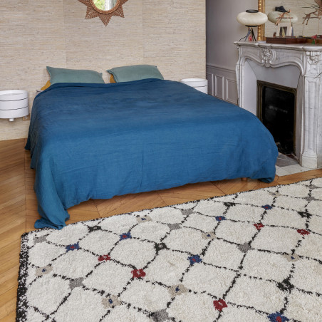 Tapis Berbère moderne bleu et rouge Kaboshon par Edito Tapis Berbère moderne bleu et rouge Kaboshon par Edito