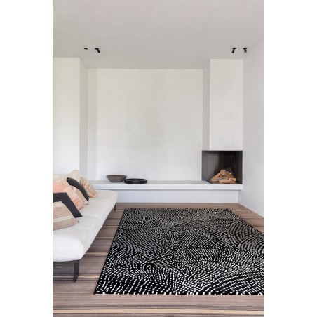 Tapis de salon contemporain Naos points blanc fond noir en polyester Tapis de salon contemporain Naos points blanc fond noir en polyester