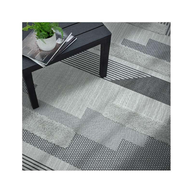 photo d'ambiance tapis d'extérieur monty noir et gris geometric