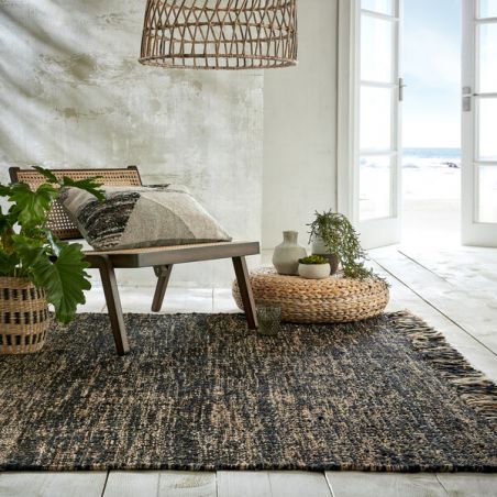 Tapis moderne en jute et laine noire Idris Tapis moderne en jute et laine noire Idris