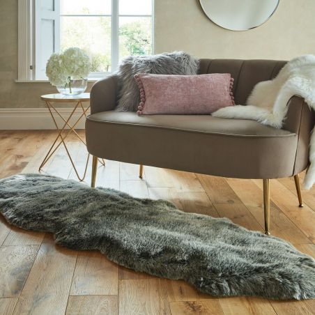 Tapis effet fourrure de renard Copenhagen gris anthracite Tapis effet fourrure de renard Copenhagen gris anthracite