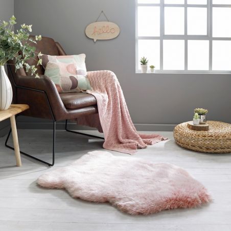 Tapis effet fourrure de renard Copenhagen rose poudré Tapis effet fourrure de renard Copenhagen rose poudré