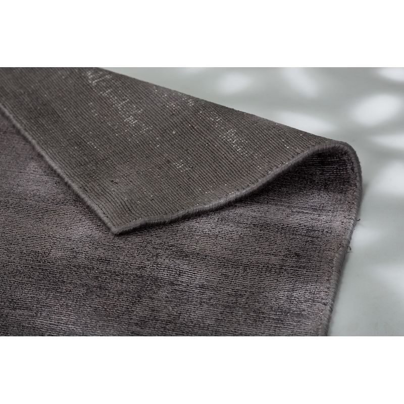 Tapis fait main en viscose noir Alessa