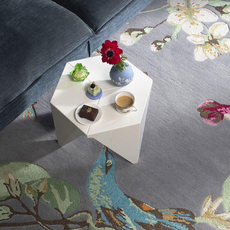 Tapis de salon fleuri laine et viscose Hummingbird Gris Wedgwood salon